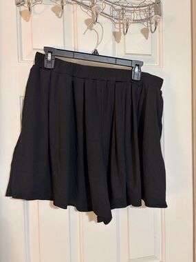 Cider Flowy Black Shorts NWT